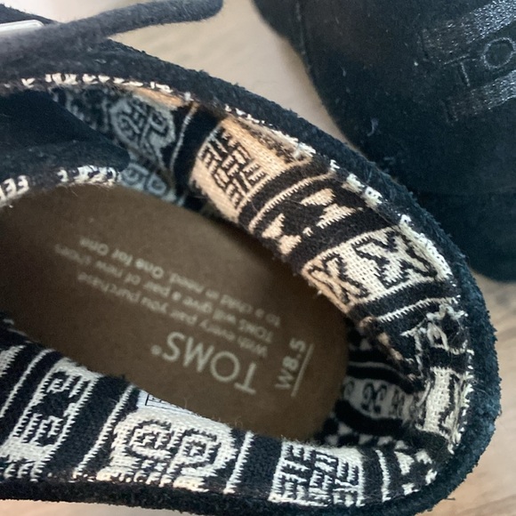 Toms | Women's Black Sued Lace Up Ankle Booties - 8.5 - Picture 5 of 6